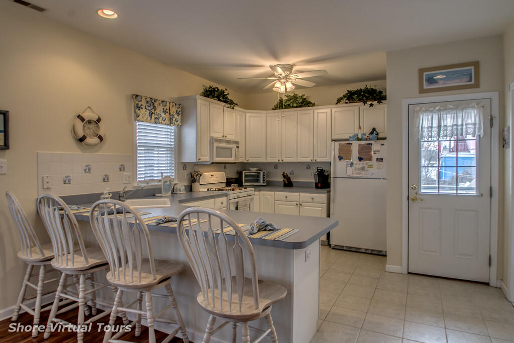 204 E Buttercup Rd. - Image 8