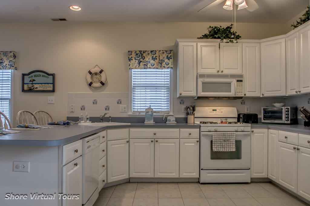 204 E Buttercup Rd. - Image 12