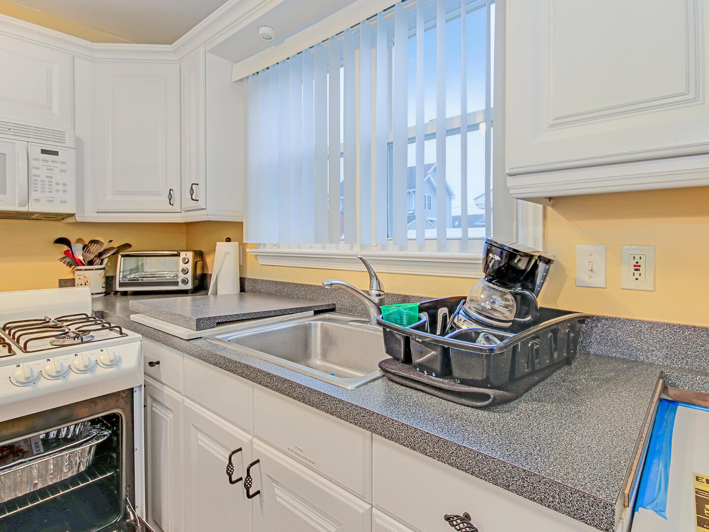 107 E Denver - Image 5