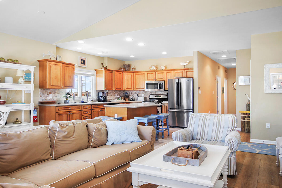 408 E Louisville Ave., Unit 202