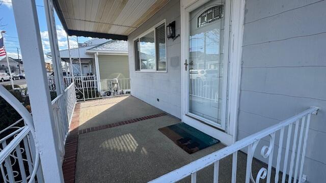 120 Monterey Ave Front