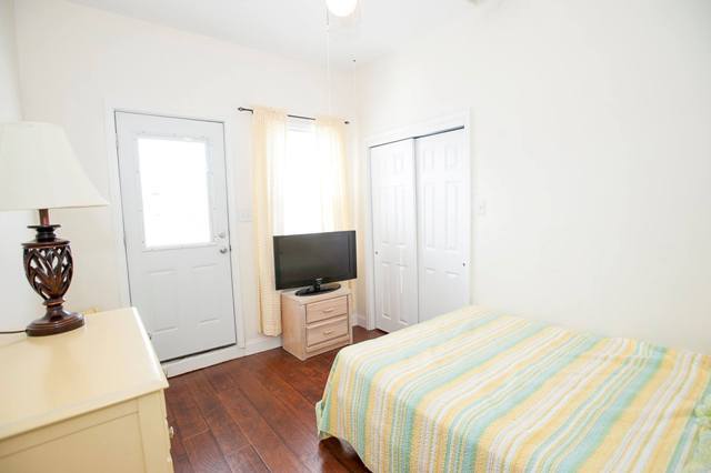 204 Farragut Rd - Image 14