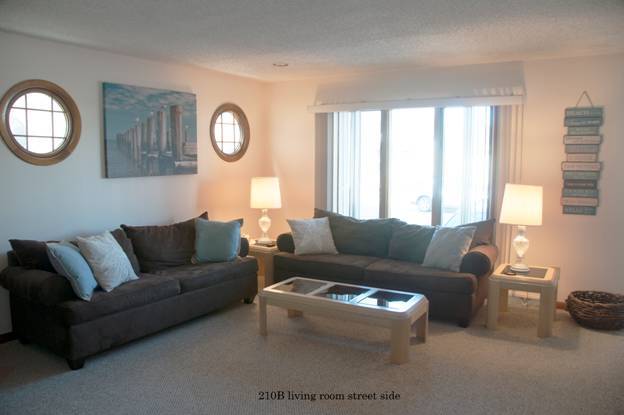 210 E Farragut Rd. Unit B S