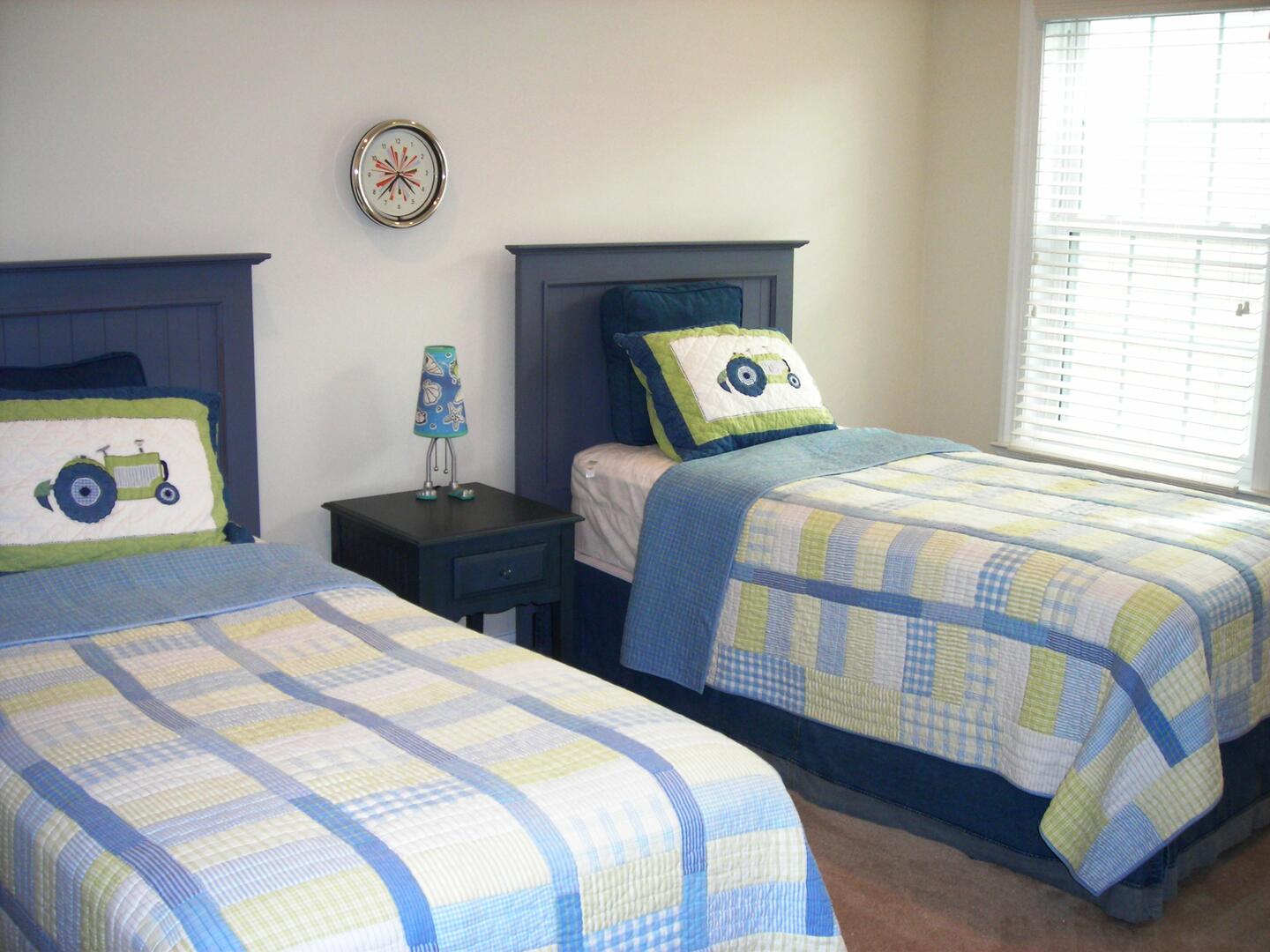 319 E. Farragut Rd - Image 4