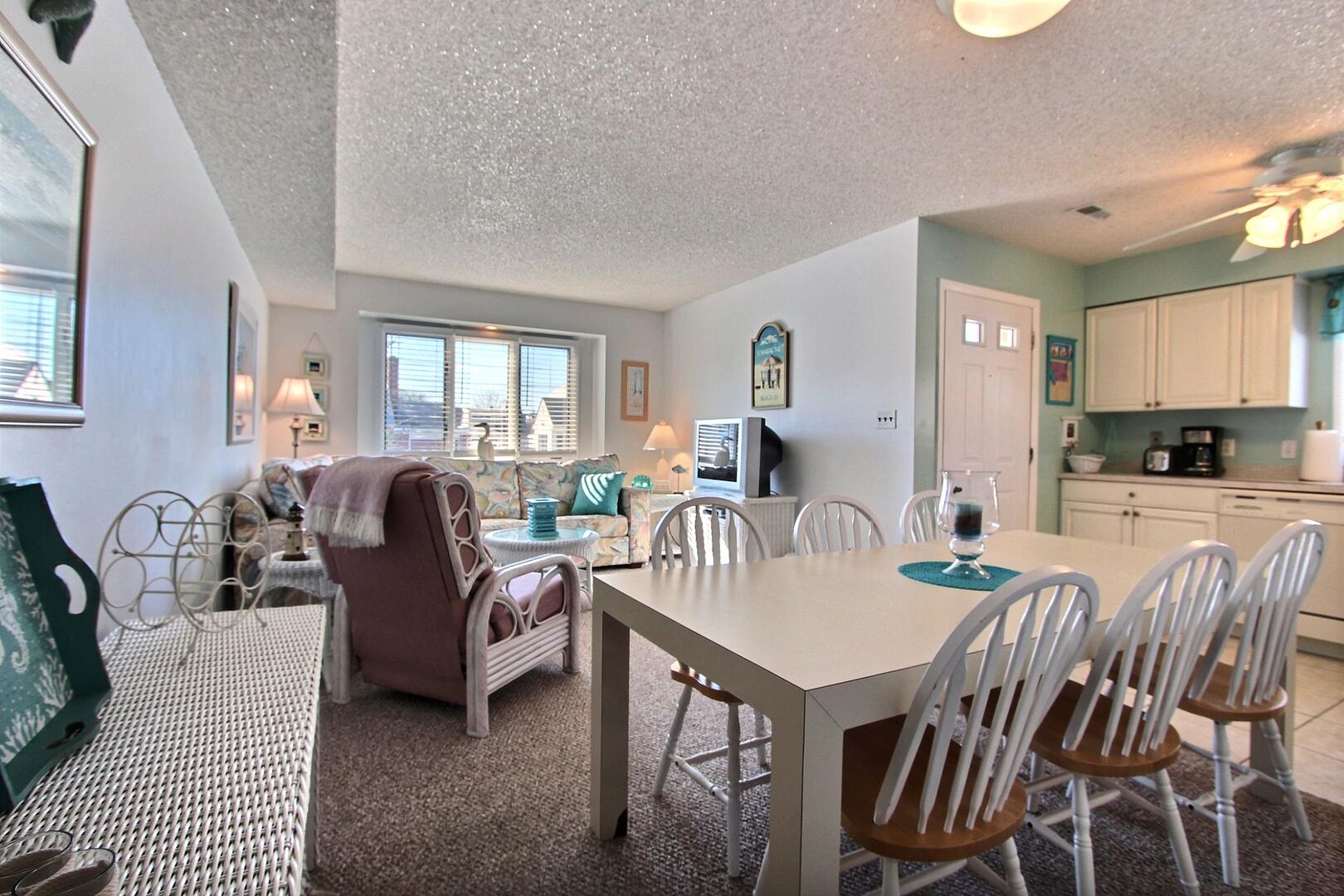 205 A E Sweetbriar Rd H - Image 5