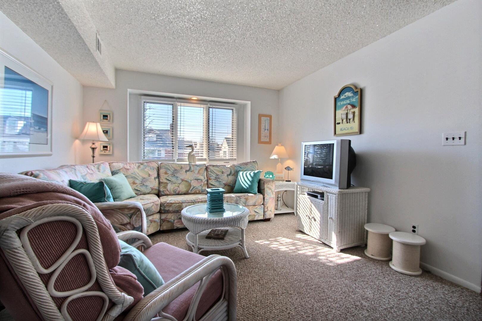 205 A E Sweetbriar Rd S - Image 6