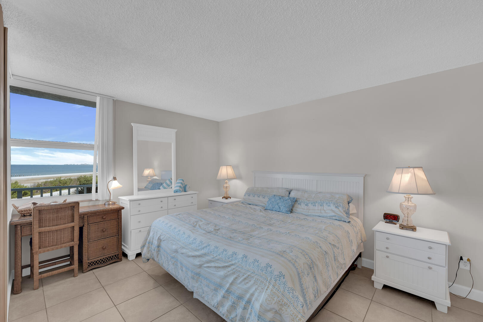 King sized bed at Estero Beach & Tennis Club 204B
