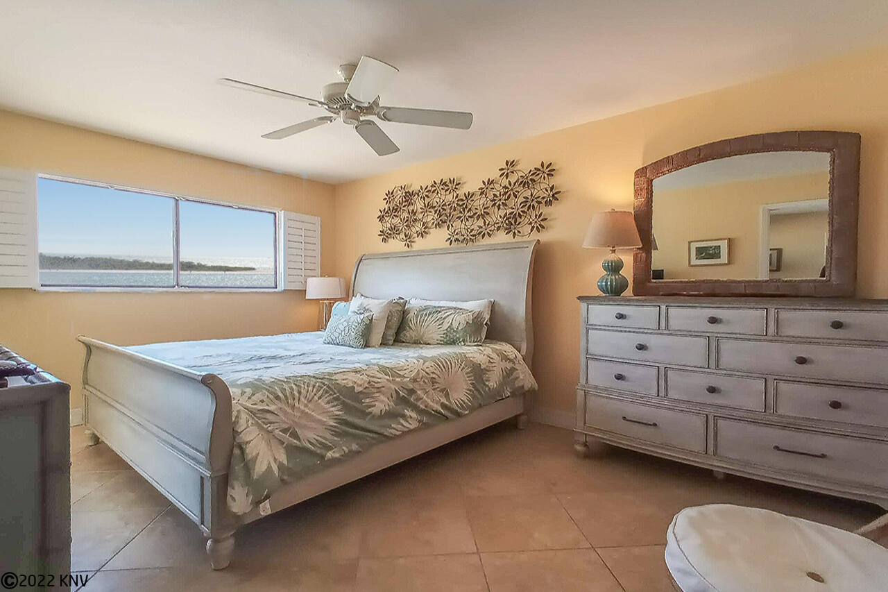 Lovely Master Bedroom En Suite