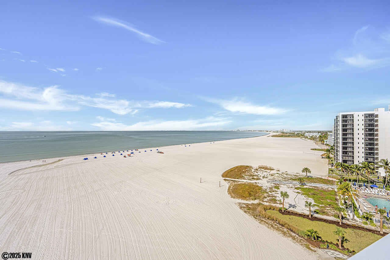 Sandarac enjoys a huge beachfront in their backyard! 7 miles of sugar sand beaches and turquoise blue Gulf waters