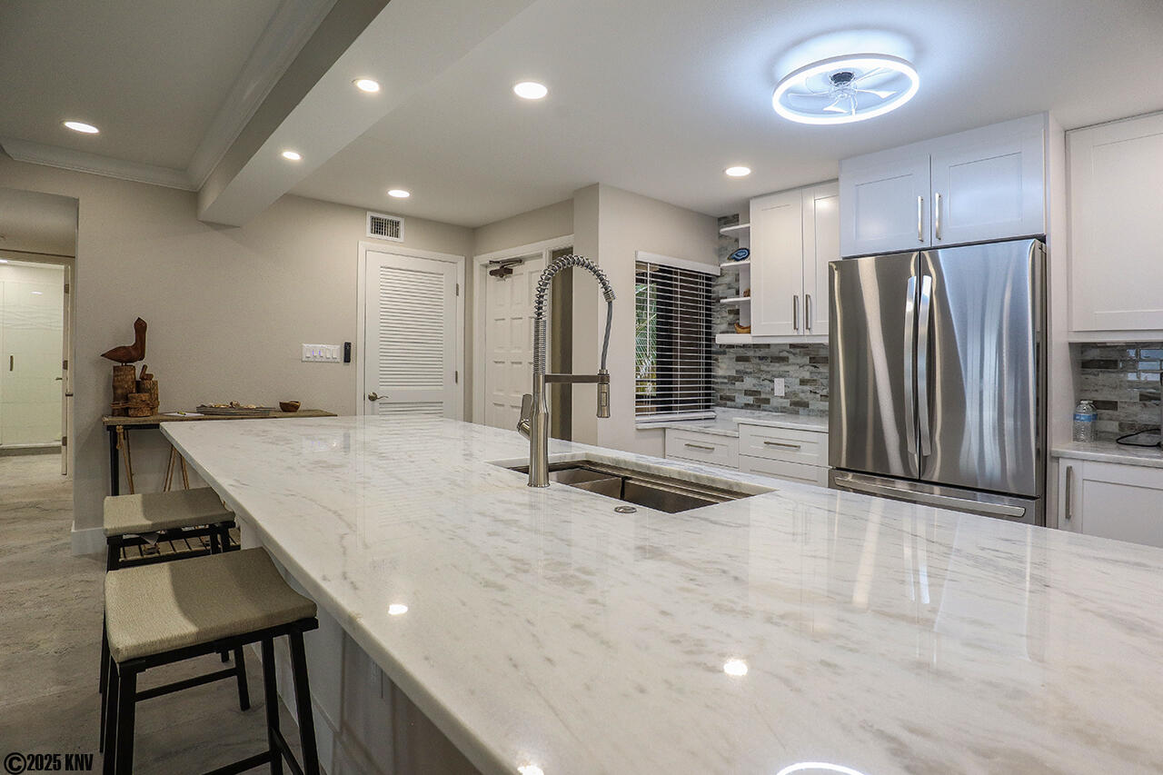 Look at this fabulous, newly remodeled Kitchen