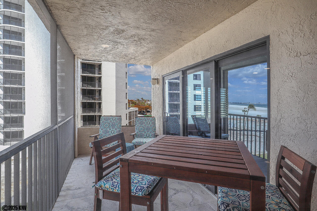 Table and chairs allow dining out on the Lanai
