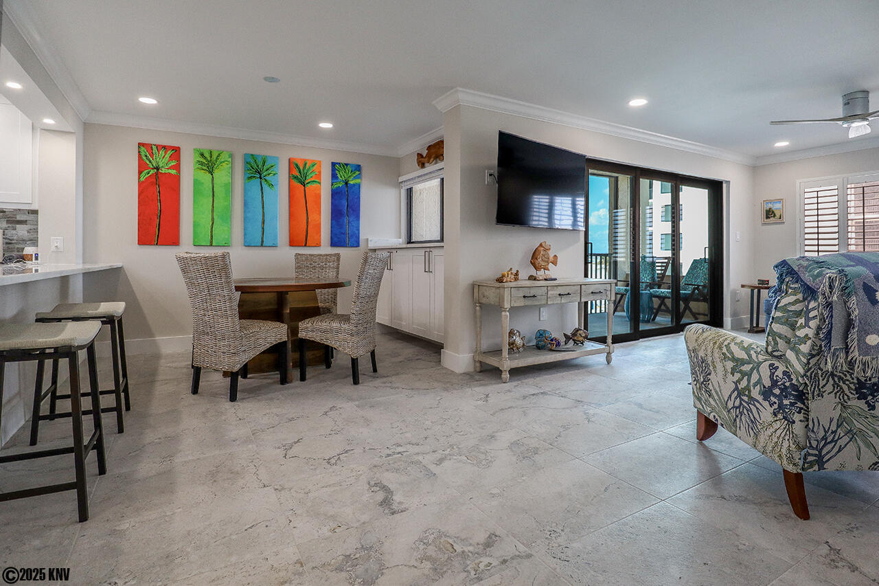 Completely remodeled, the beautiful Sandarac 403B is a fabulous way to spend your vacation. Life is Better At the Beach!