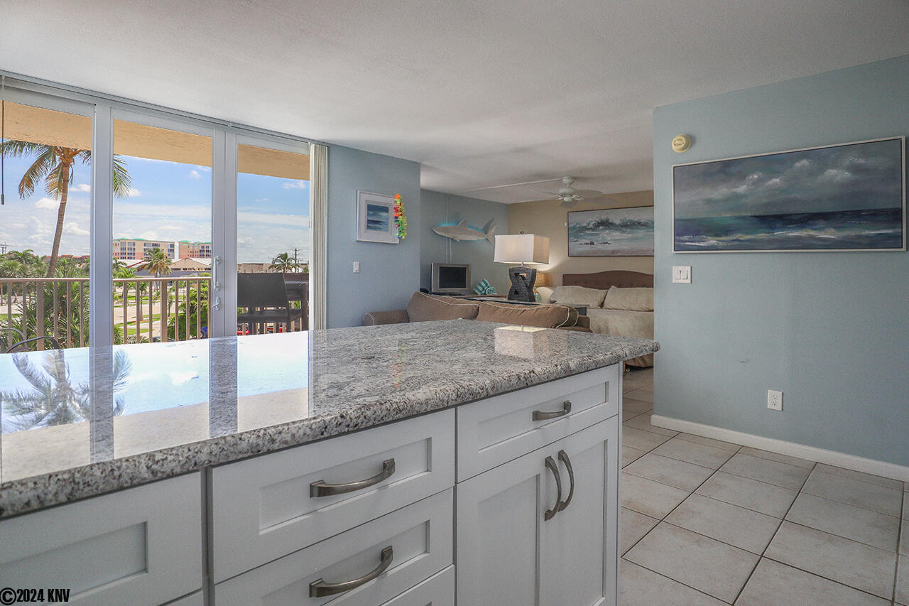 Open Floor plan means all areas, including the Kitchen, gets lots of sunlight