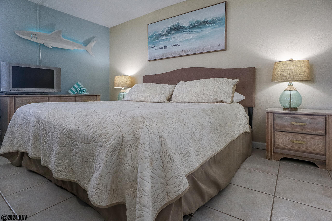 King Sized Bed welcomes you at the end of day in the sun!