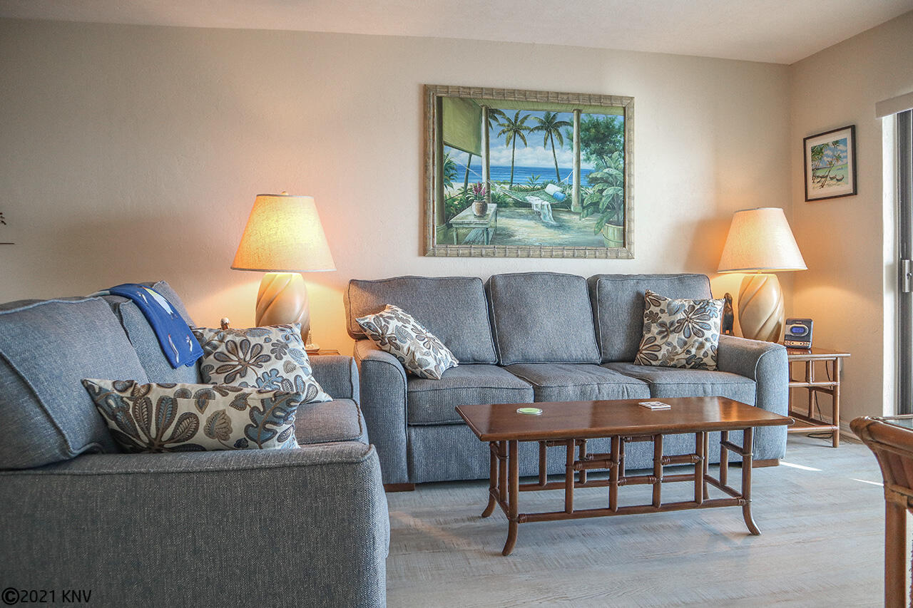 Comfortable accommodations at Riviera Club 1102