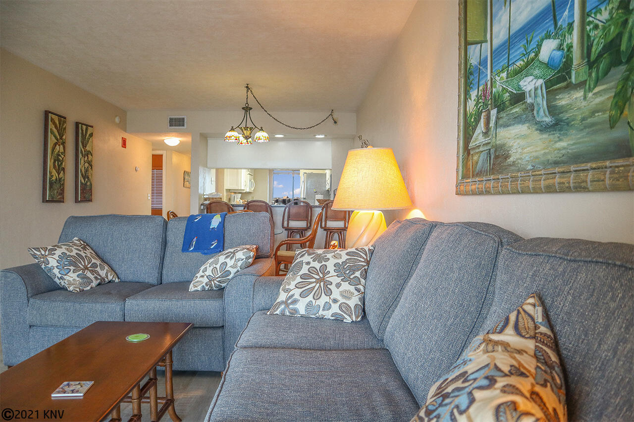 Riviera Club 1102