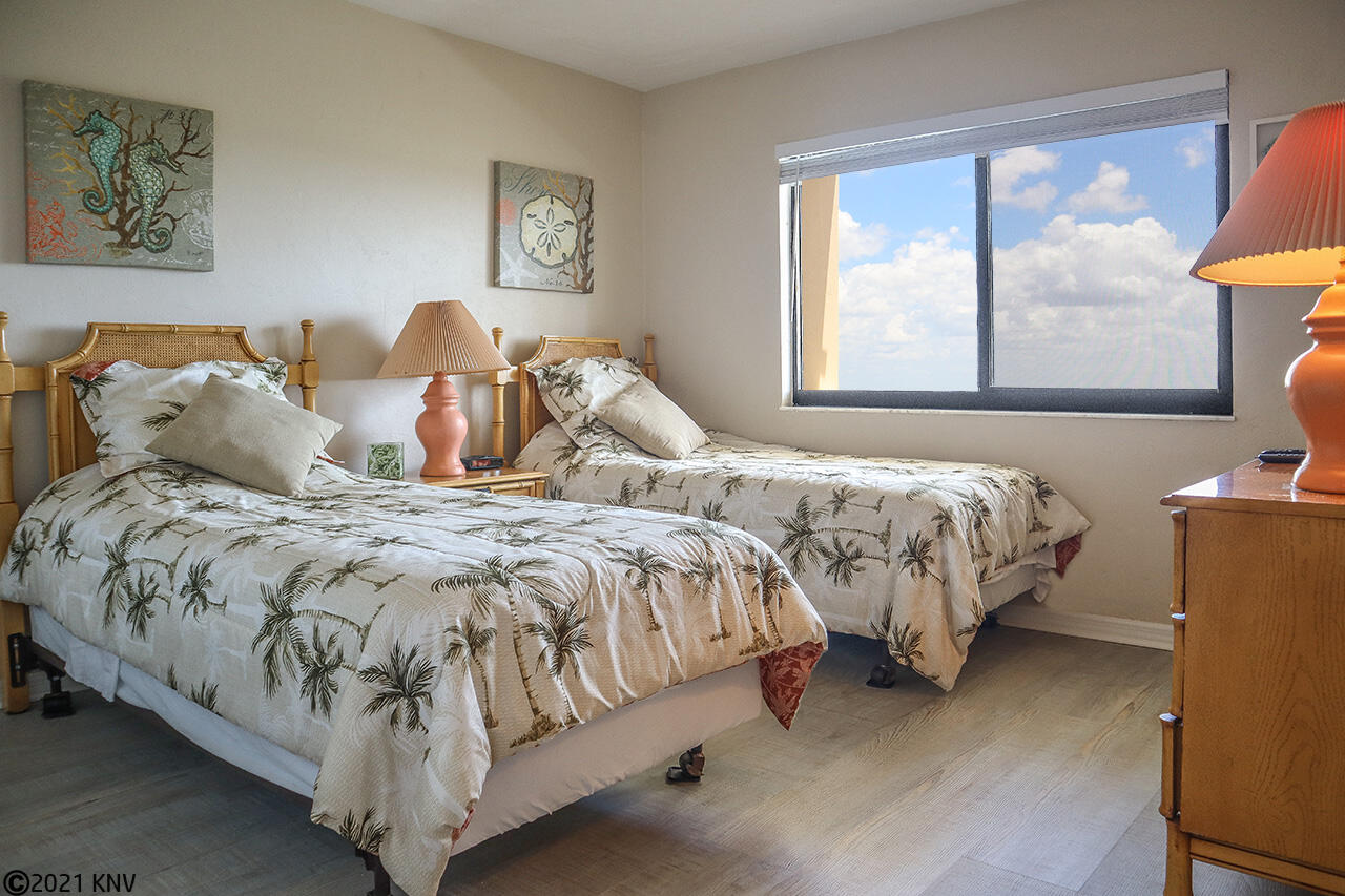 Guest Bedroom has two Twin beds
