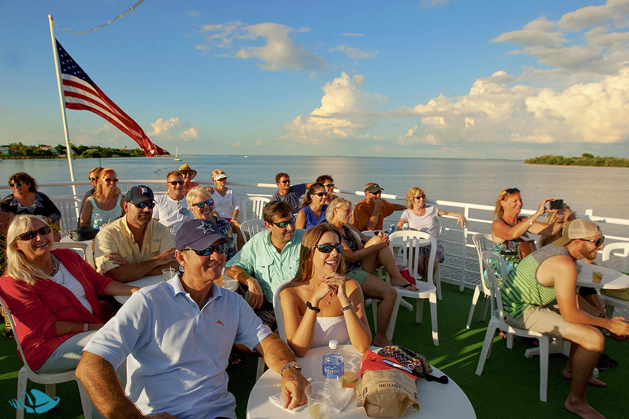 Fort Myers Beach offers many good restaurants, boat and waverunner rentals, charter fishing trips, sight seeing trips, parasailing, casino cruises and the Key West Express!