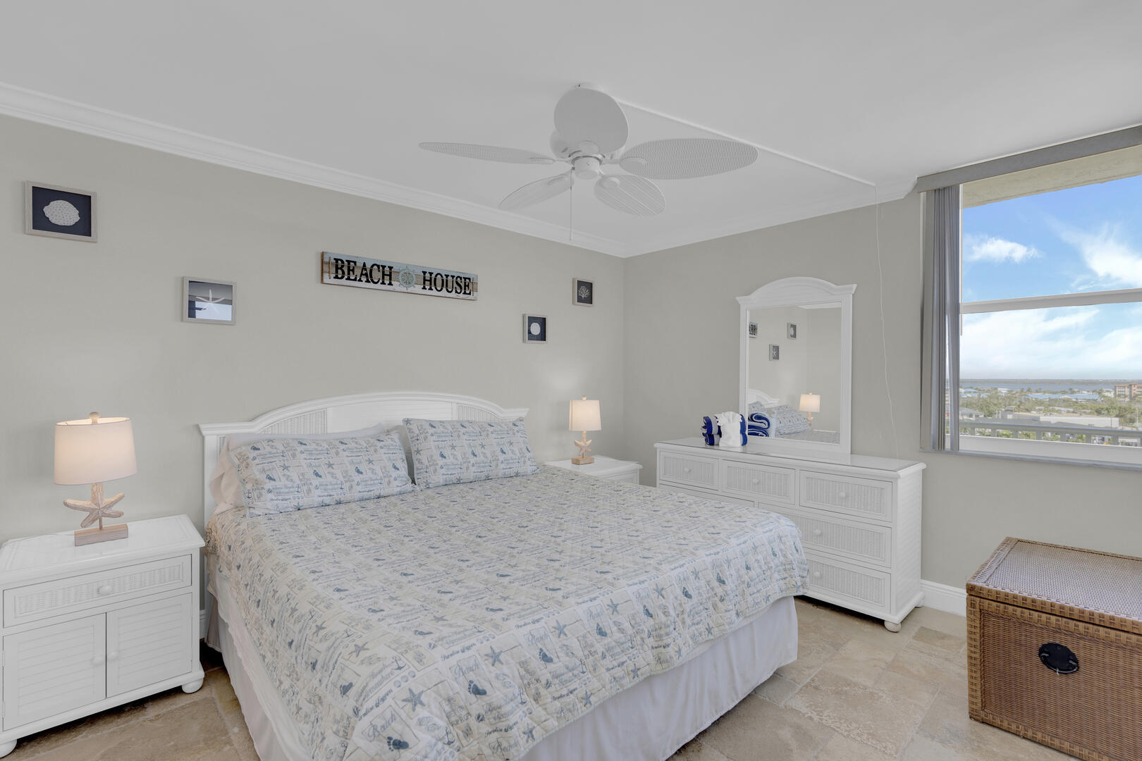 King sized bed in Master Bedroom
