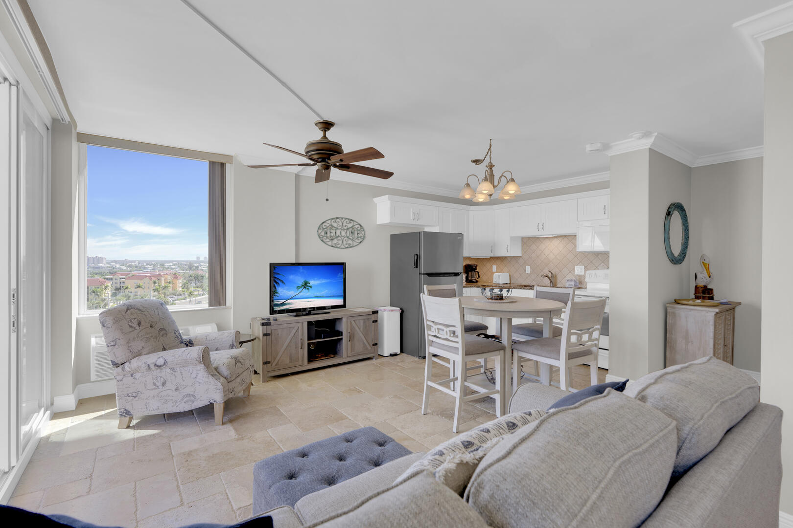 Weekly vacation rental with island view