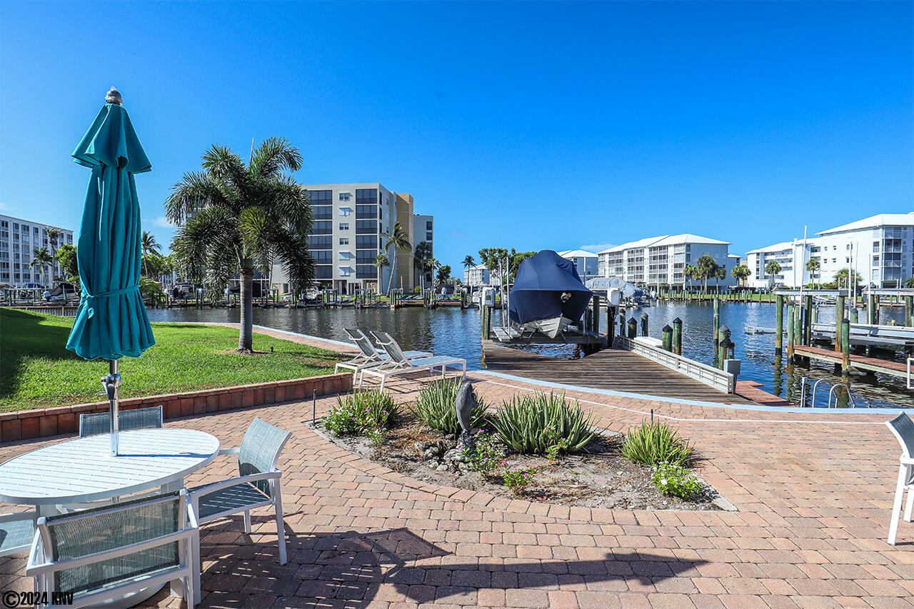 Estero Yacht and Racquet Club