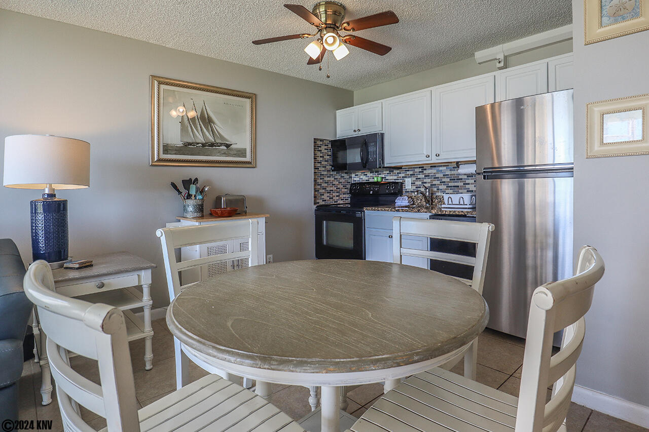 Lovely Fully Equipped Kitchen