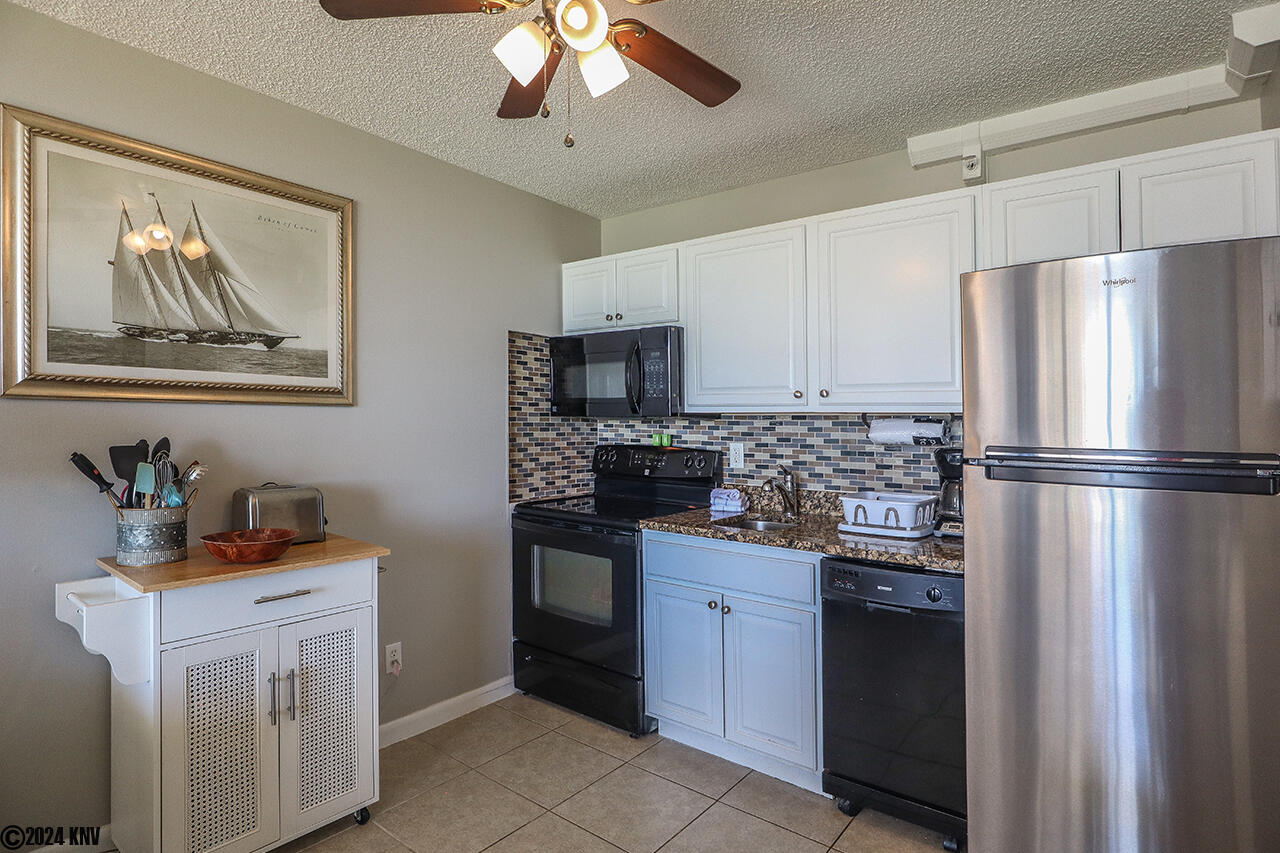 Brand New Kitchen has a Dishwasher