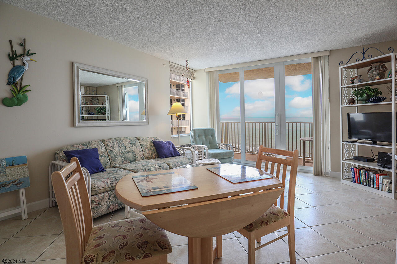 1 Bedroom Efficiency Condo with a Direct Gulf View