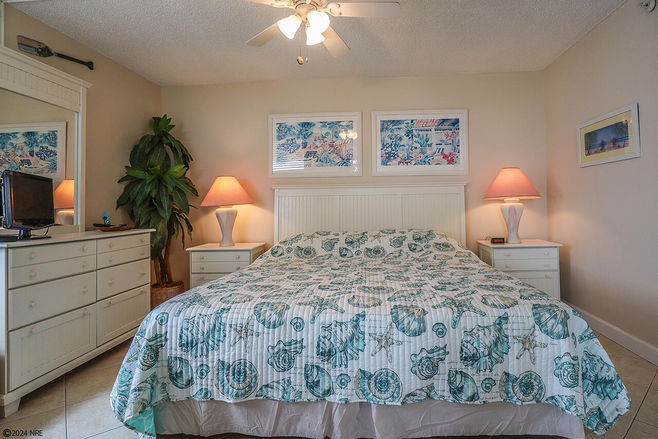 King sized Bed and furniture with a coastal flair