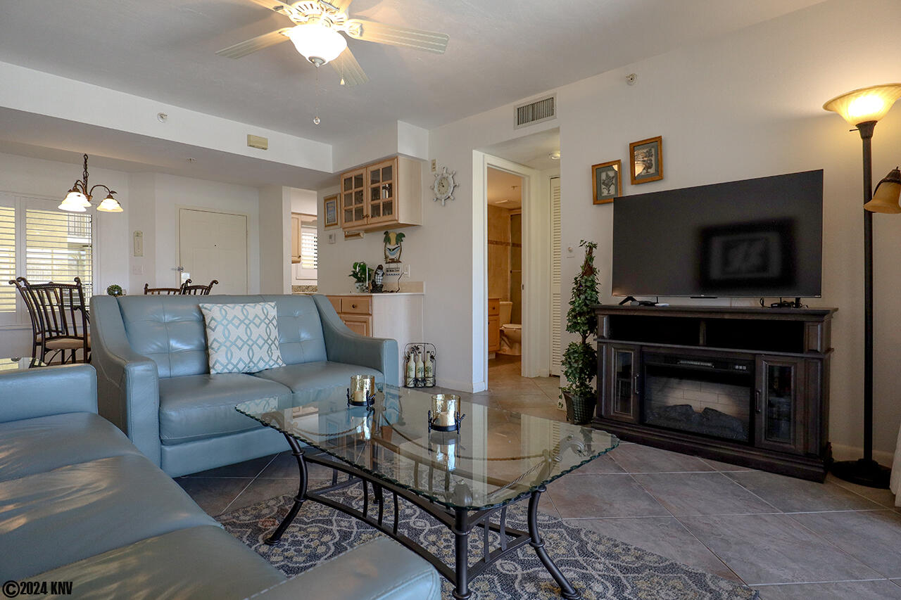 With tiled flooring, ceiling fan and beautiful decor, the living spaces can accommodate 4 with ease.