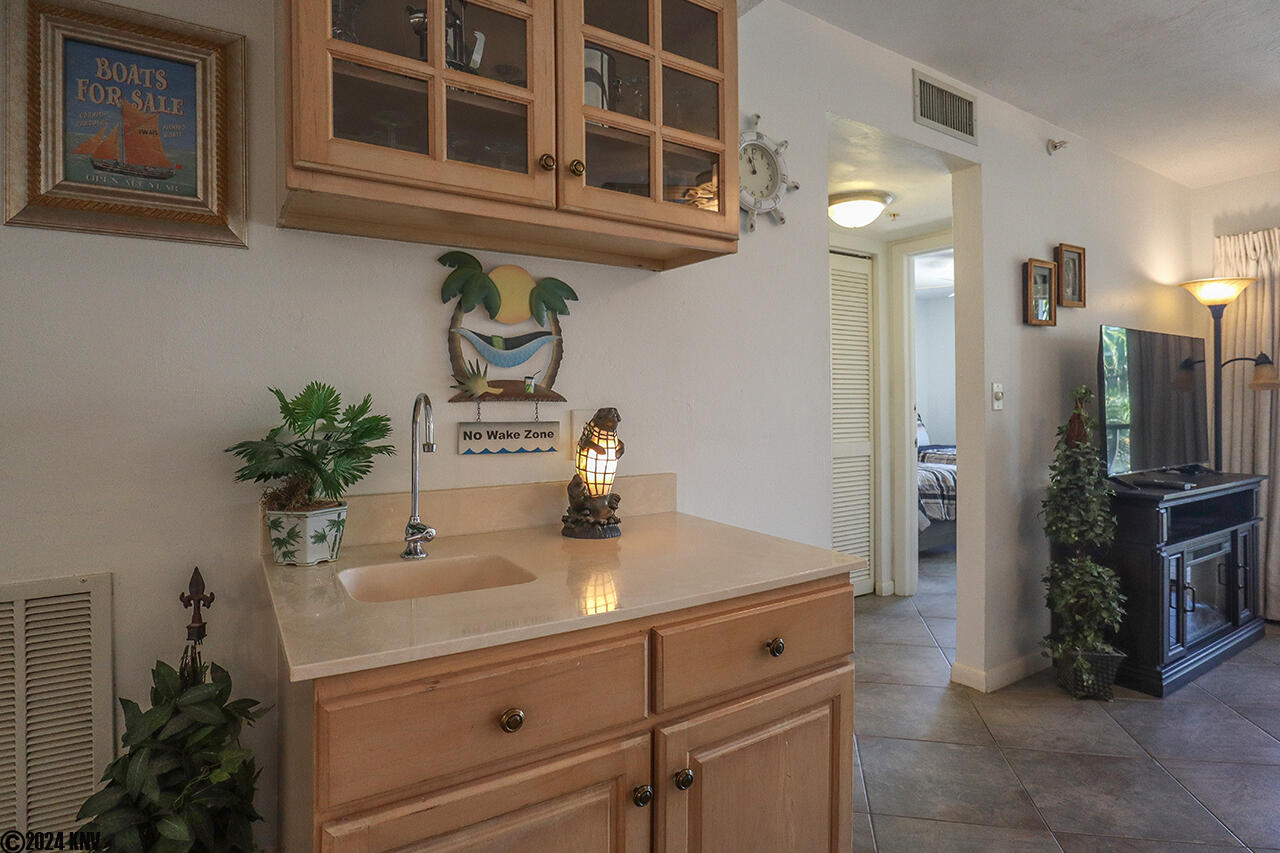 Wet Bar is great for entertaining