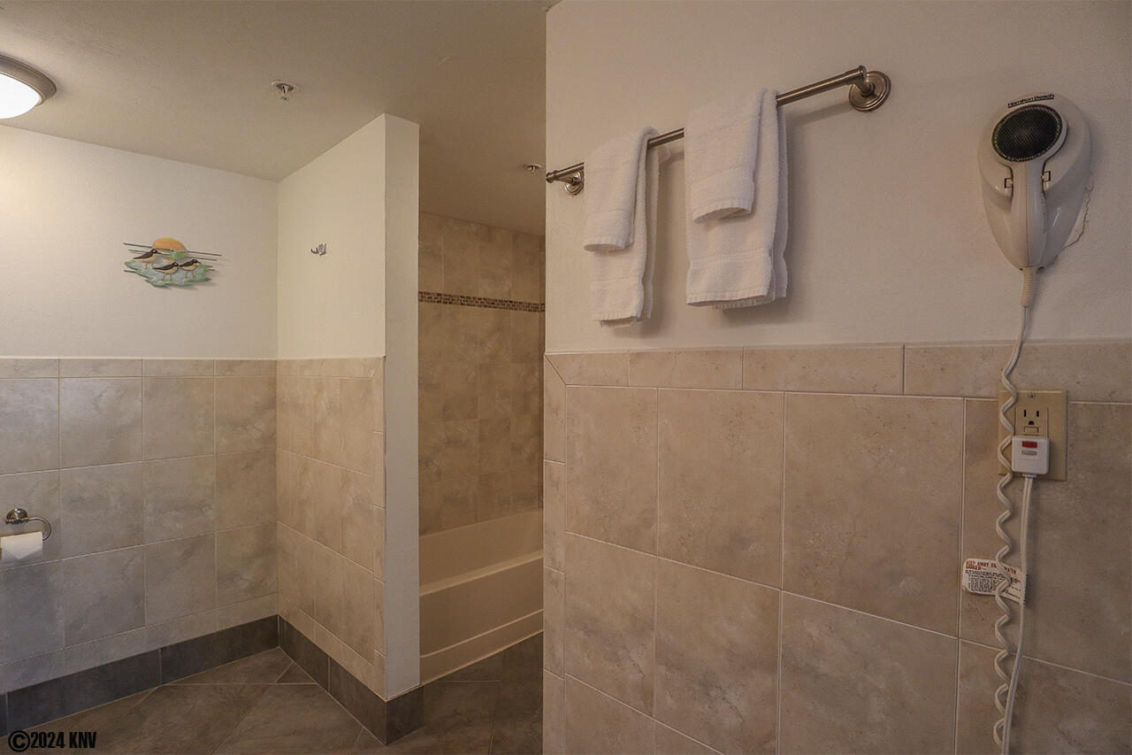 Master Bath has both a separate Tub and Walk In Shower