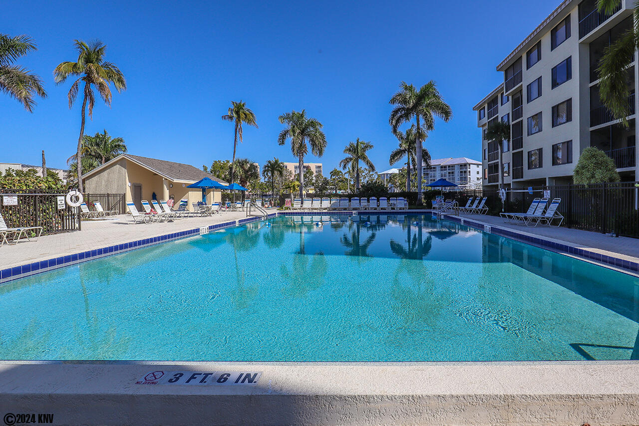 Santa Maria Harbour Resort Pool