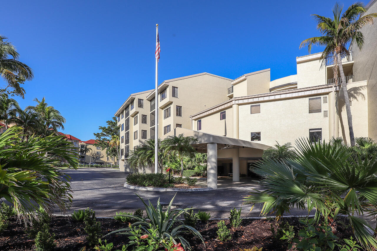 Portico Entrance to Santa Maria Harbour Resort Condos