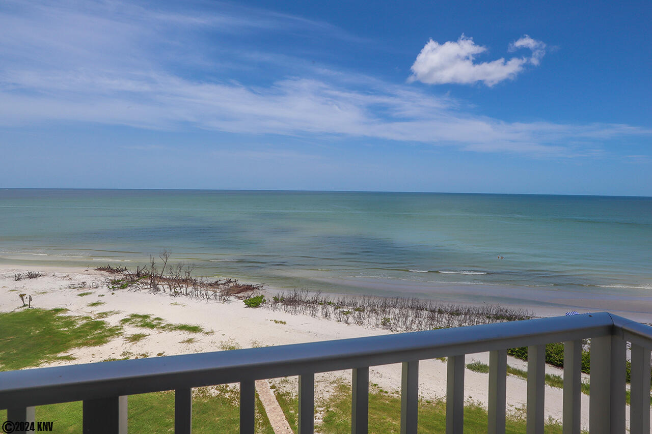 Spectacular panoramic views of the white sand beaches and turquoise waters of the Gulf