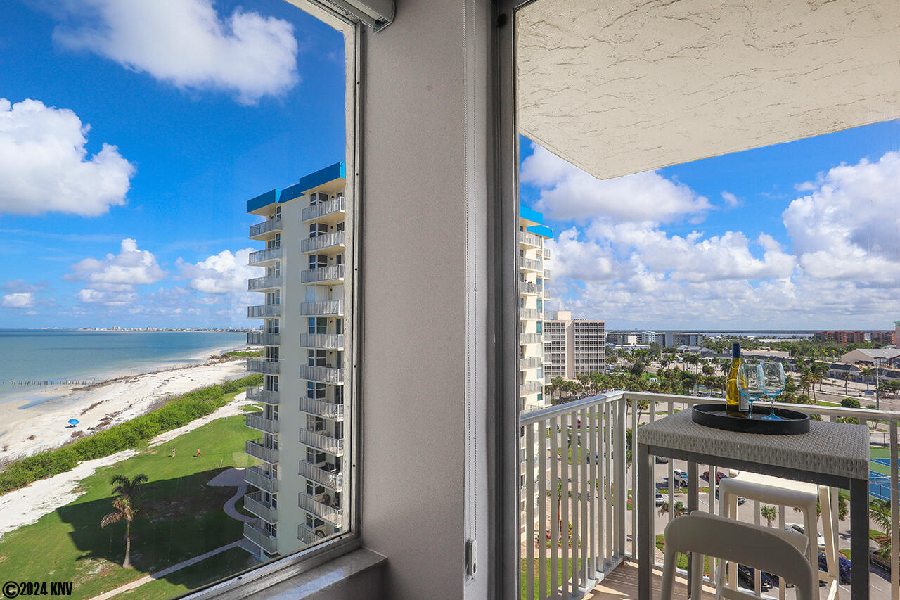 Estero Beach And Tennis Club 808C