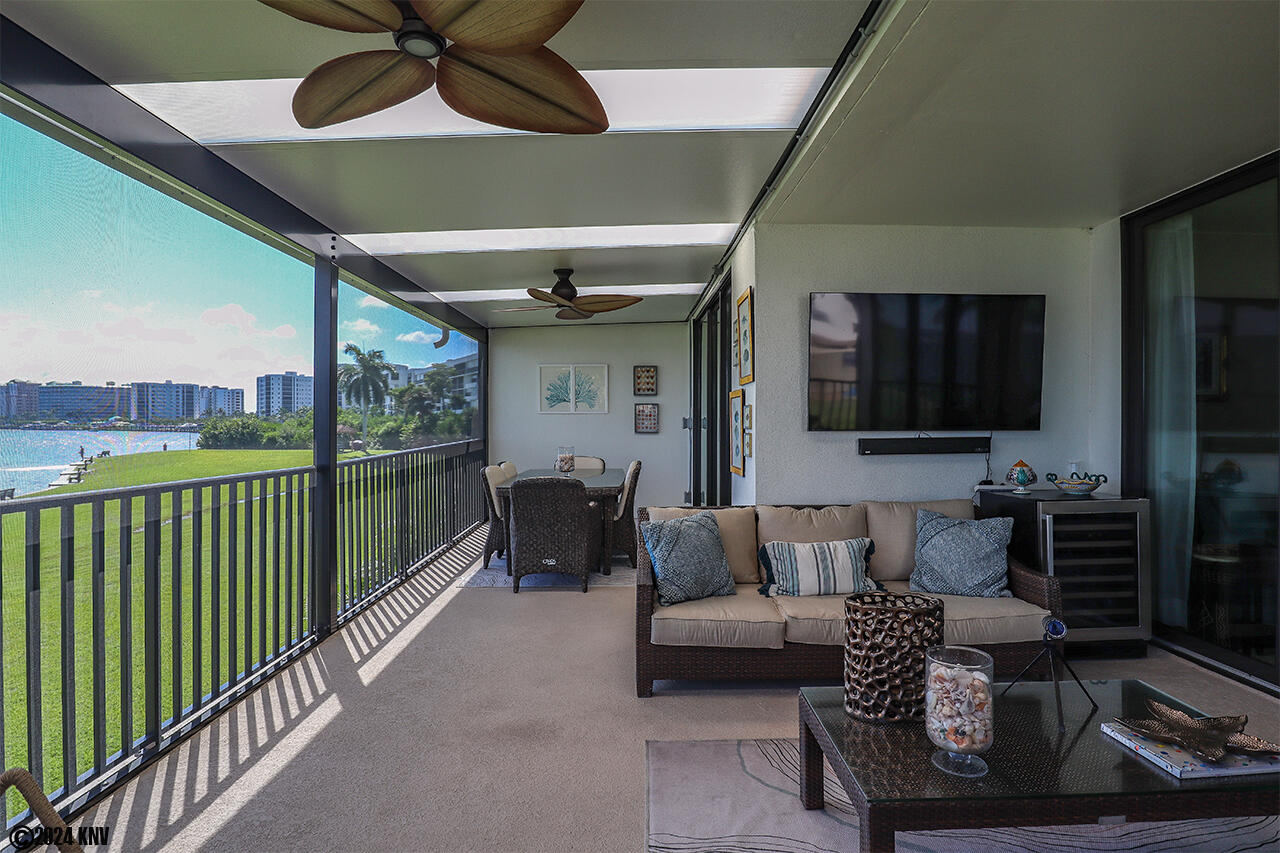 HUGE Wrap Around Lanai 