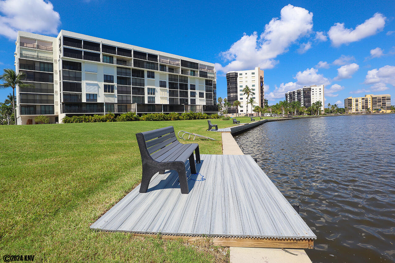 You can relax or fish from The Palms Bayside benches