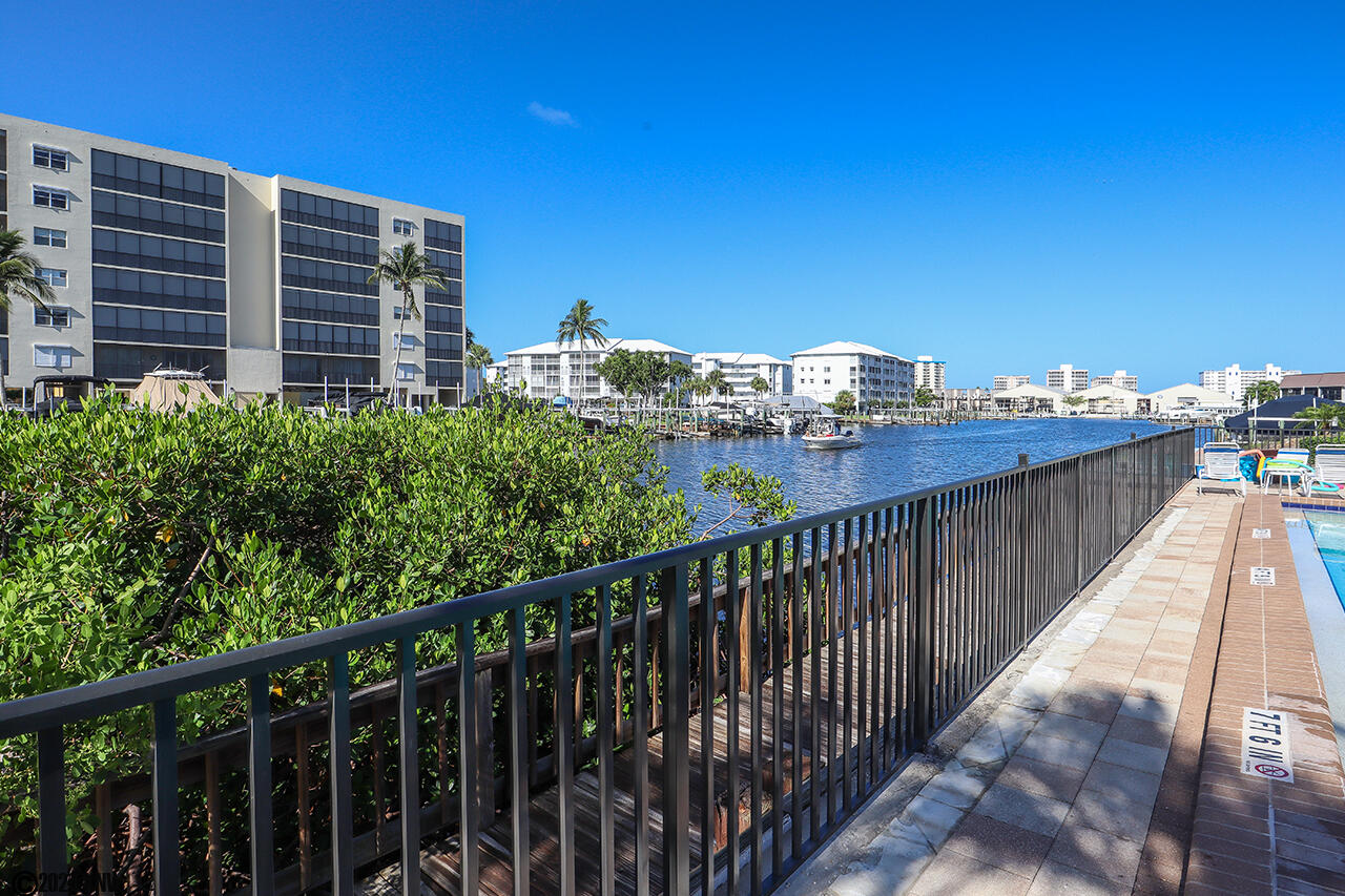 Pool sits on the Bayfront...where boats go by on their way to the Gulf