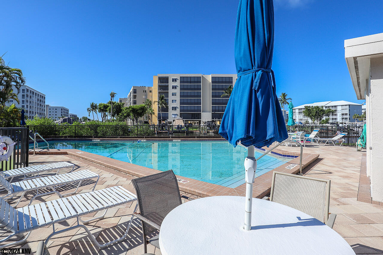 Estero Yacht And Racquet Club