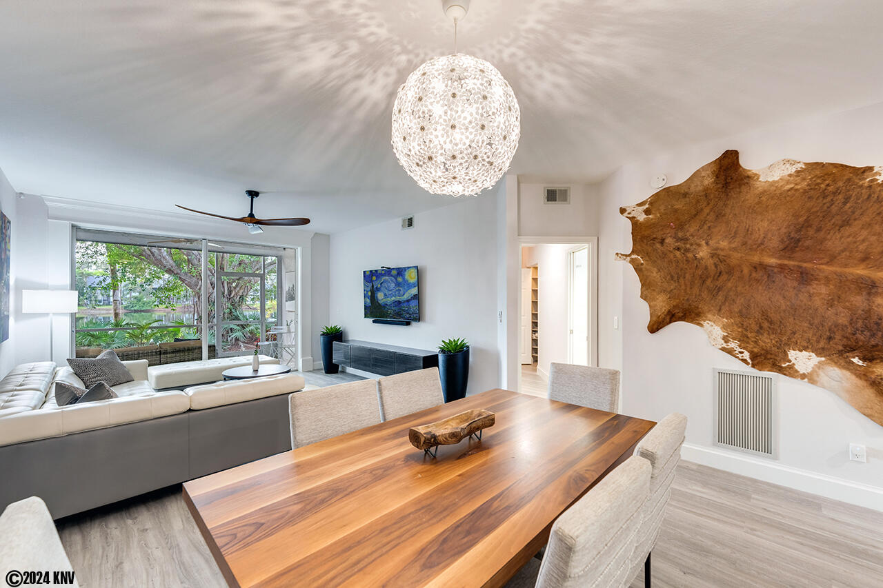 Dine in style and entertain 6 people at your table.
