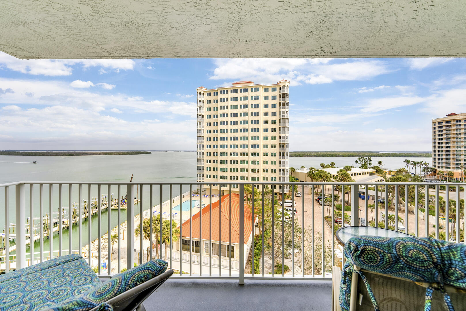 Beautiful Balcony View Of The Bay and Lover's Key's private beach