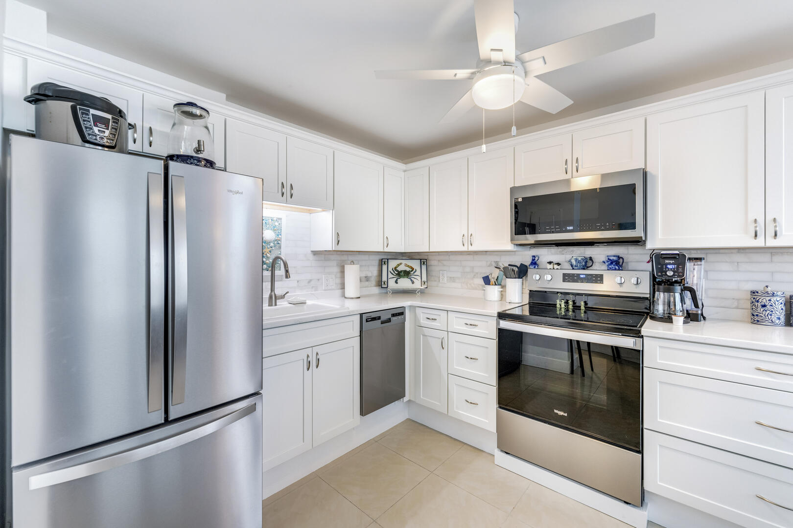 Fabulous newly remodeled Kitchen with new appliances 