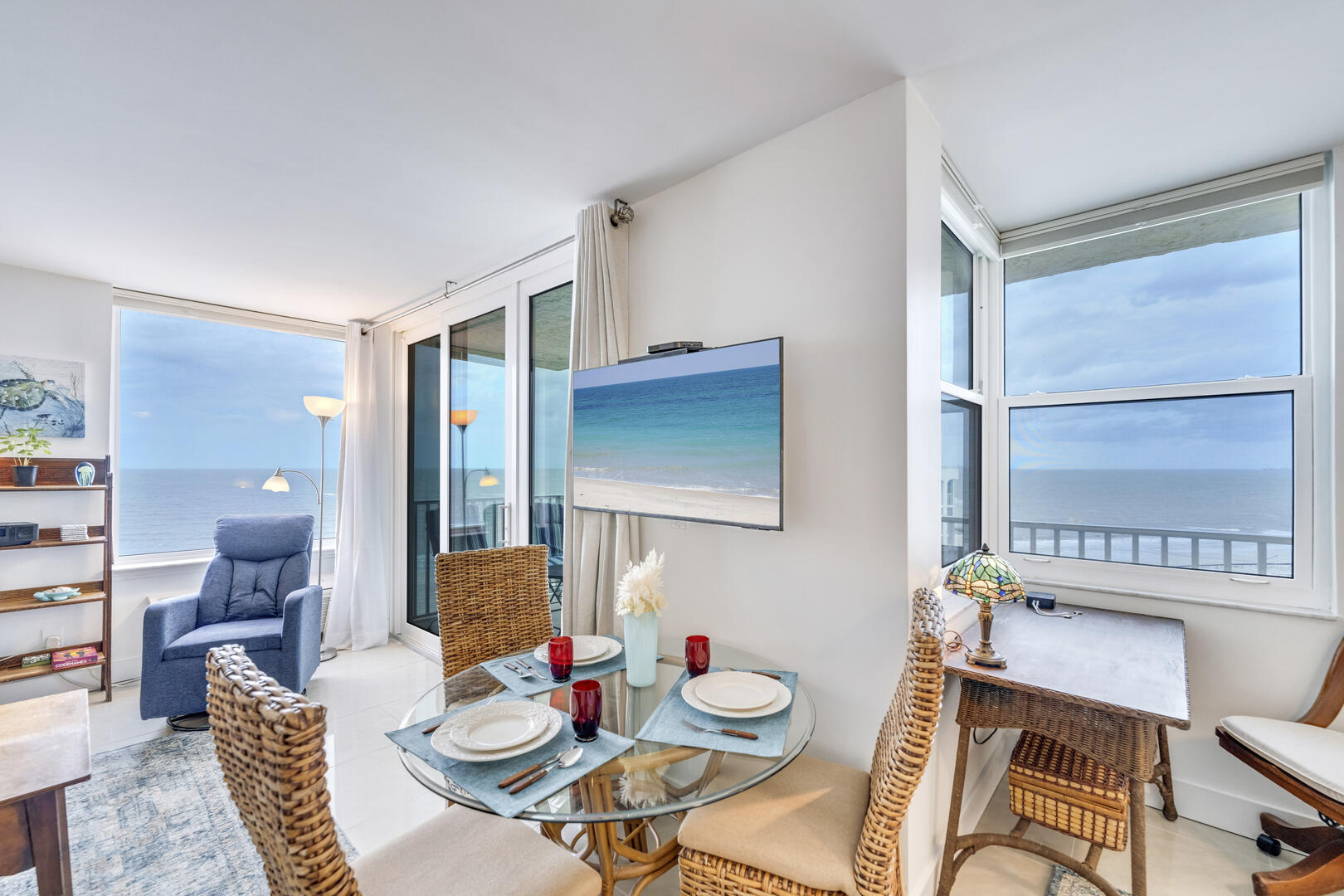 Dining for 3 Estero Beach and Tennis 906A