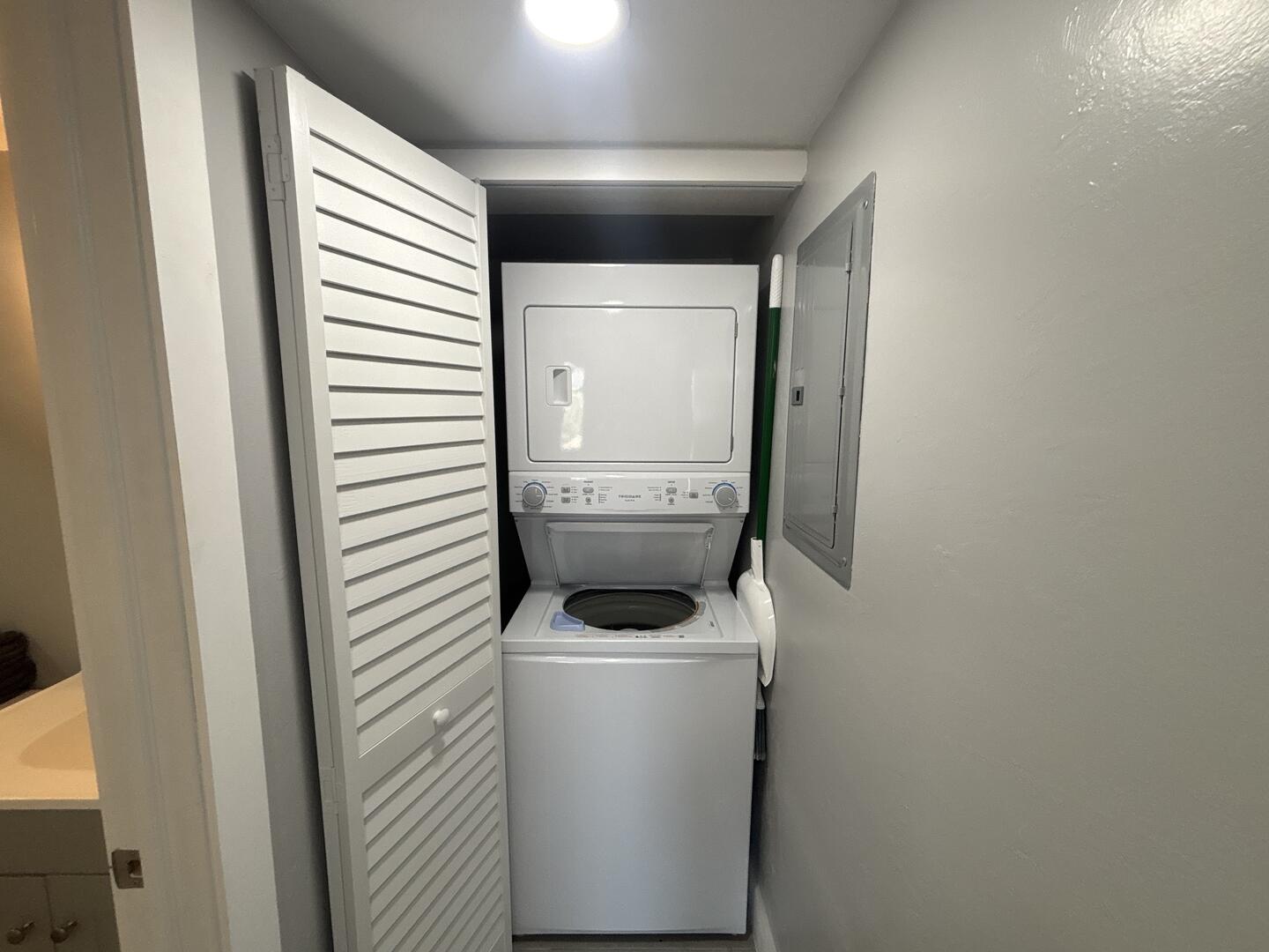 In Unit Washer and Dryer for your convenience.