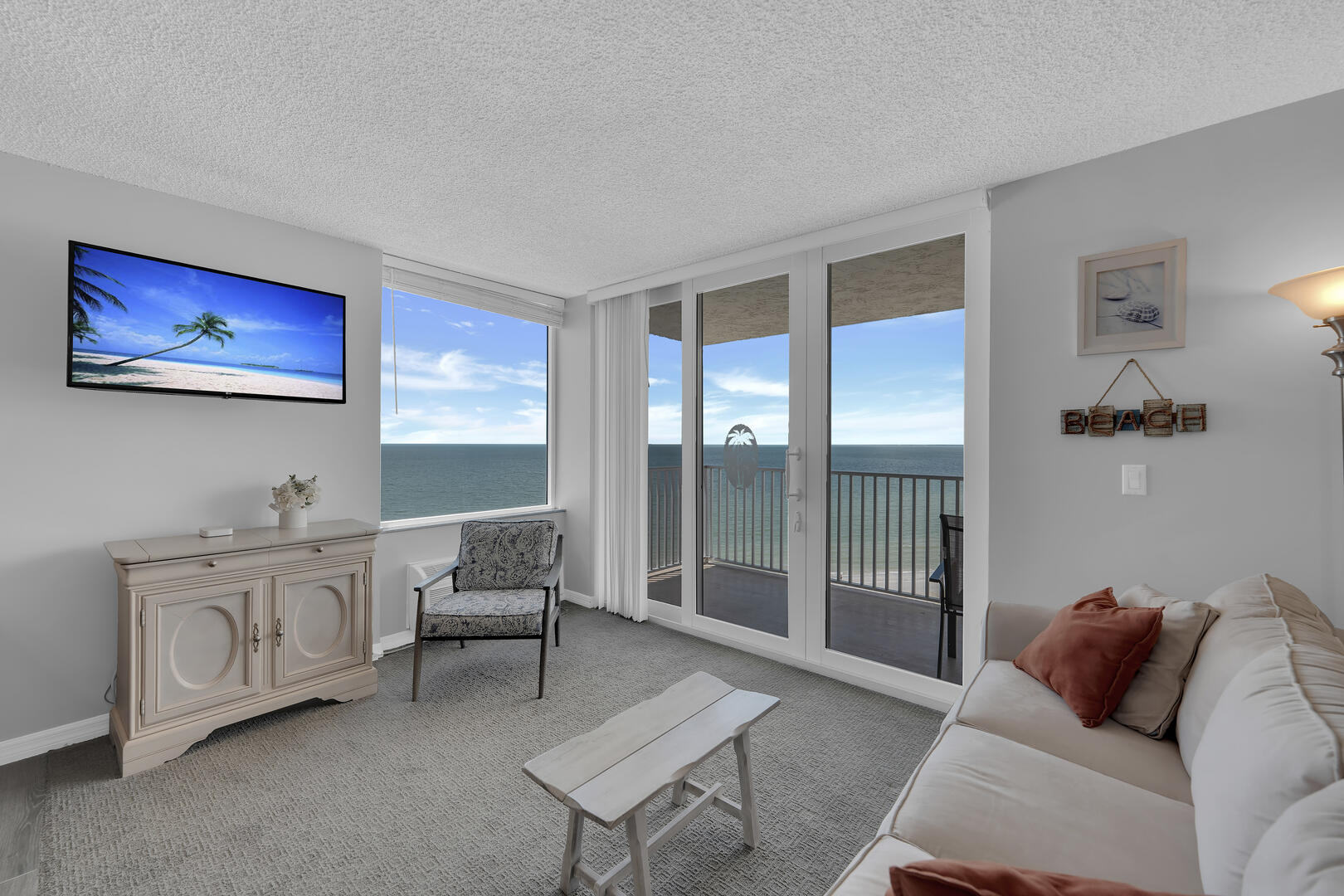 Living room with amazing view