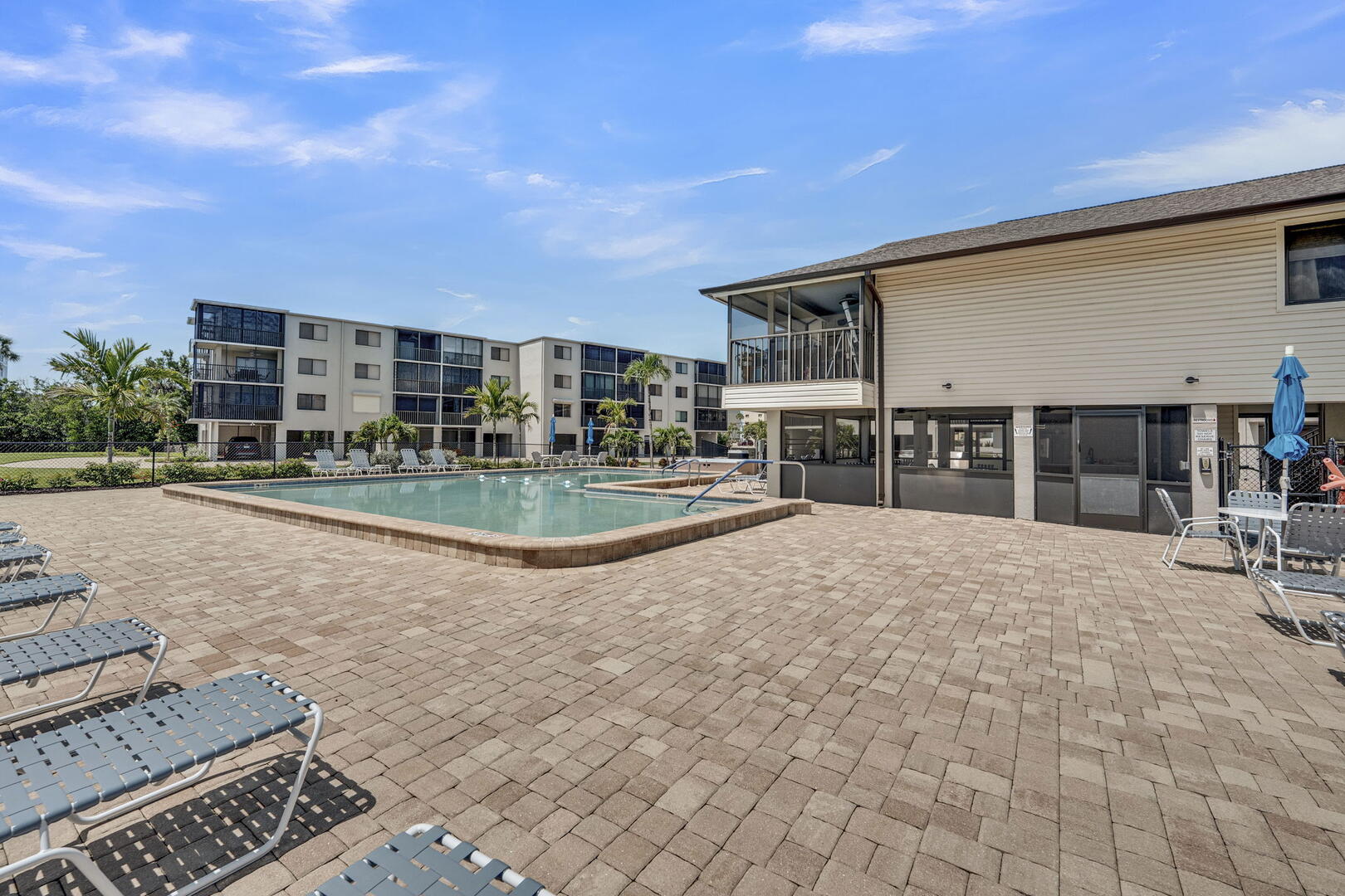 Resort style pool at Fairview Isles 121