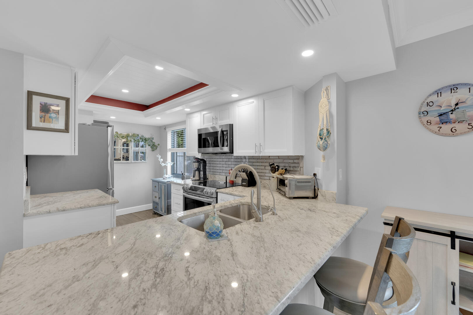Fully equipped kitchen for preparing meals