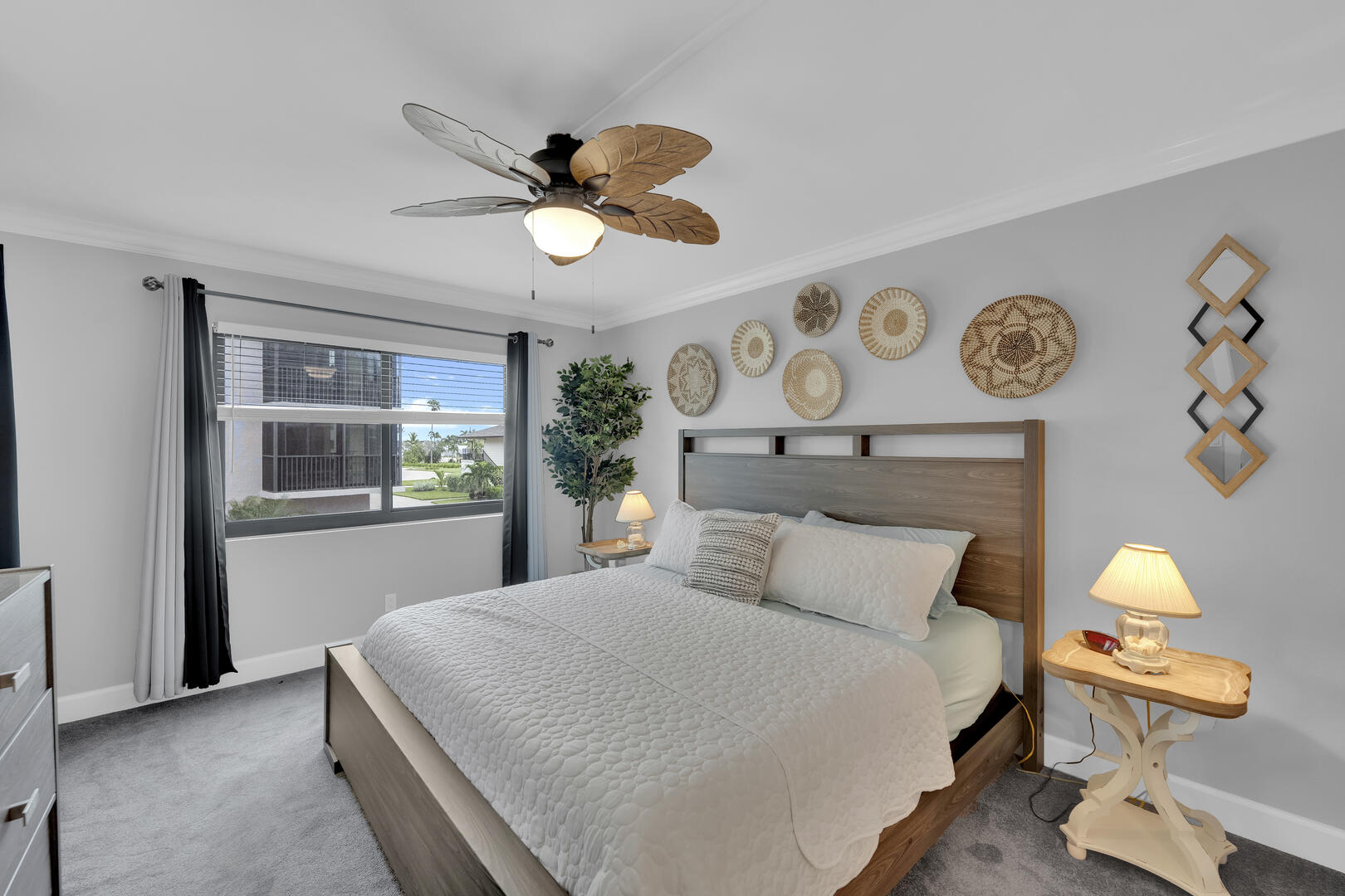 King sized bed in master bedroom