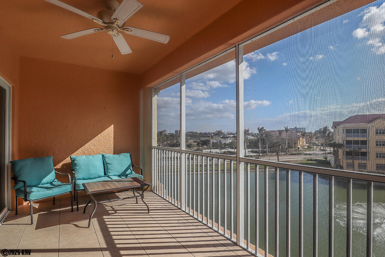 Gorgeous Sitting Area with a view...perfect spot to have that morning cup of coffee